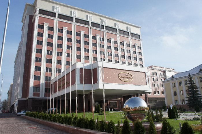 Переговоры по Донбассу: Киев не желает отходить от принципа "вечной войны" Переговоры по Донбассу: Киев не желает отходить от принципа "вечной войны"