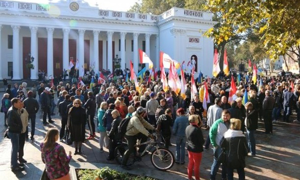 Одесса восстала: народ вышел на Майдан. Нацгвардия поднята по тревоге