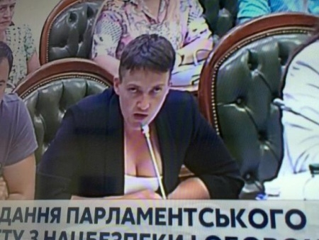 Савченко вдохновилась новым клипом «Ленинграда» и показала в Раде грудь