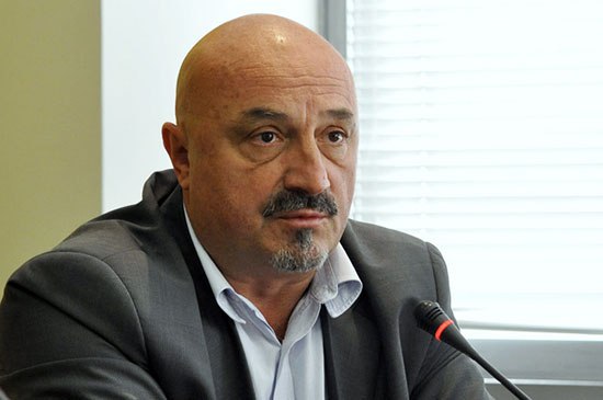 Горан Петрониевич: Обвинение против Караджича основано на чудовищной форме