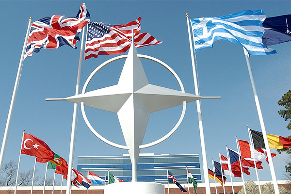 Хочешь мира, готовься к войне: возможен ли диалог между НАТО и Россией?