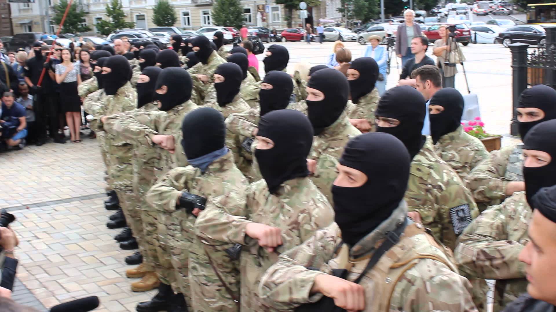 Нацисты делят Киев. «Азов» развязал настоящий бой в Святошино