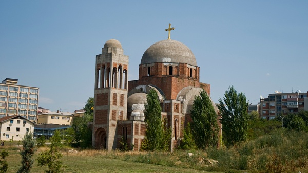 Косово: Храм Христа спасителя подожжен неизвестными