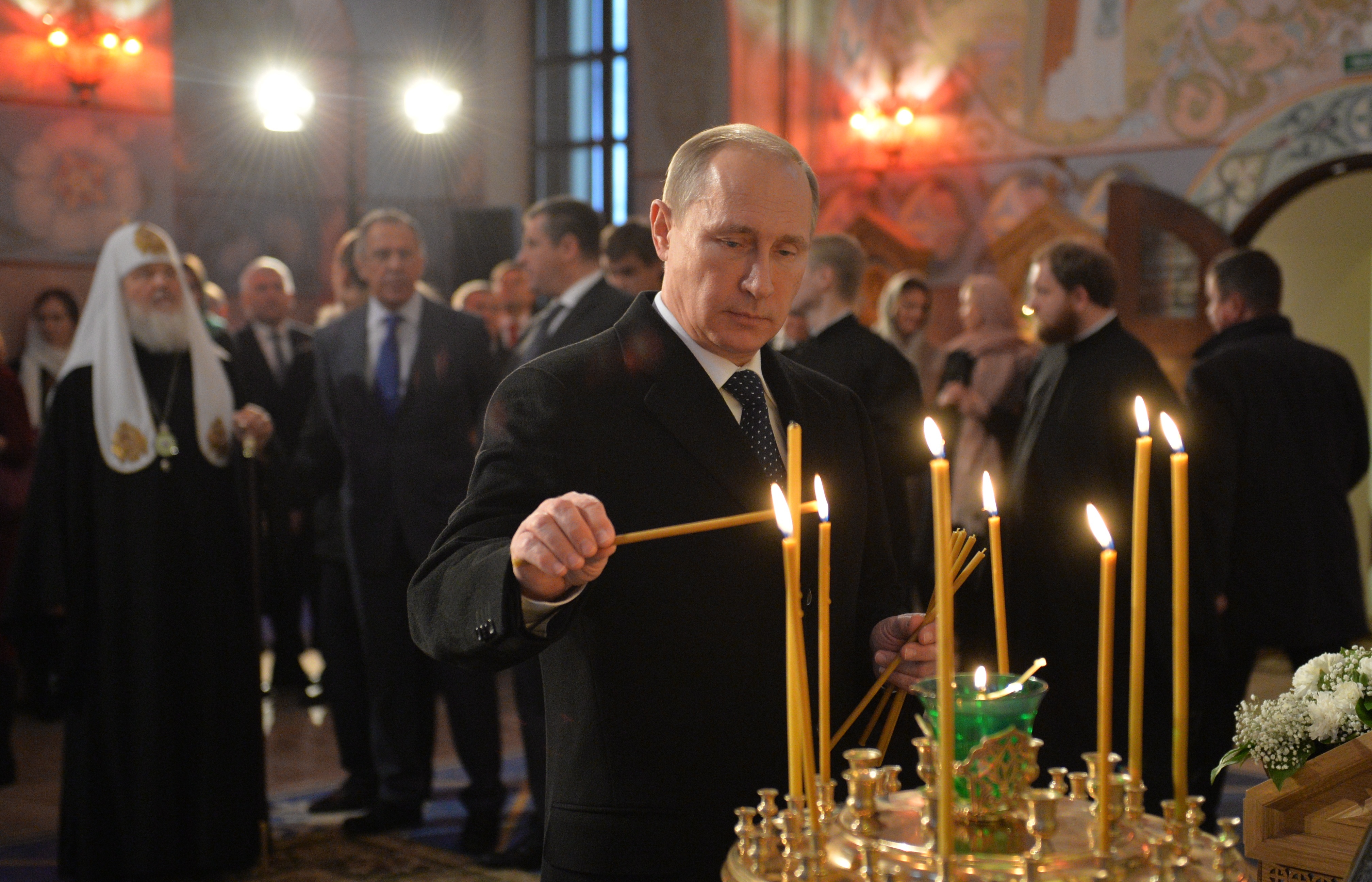 Запад: даже Церковь служит честолюбивым интересам Путина