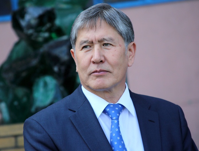 Кыргызстан: Президент Атамбаев сжигает мосты
