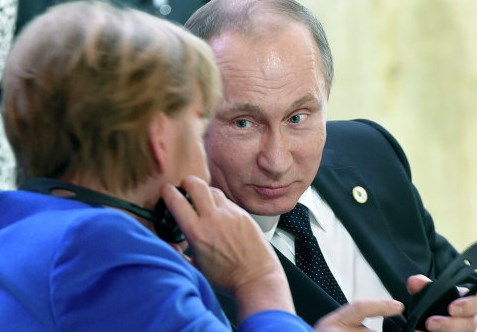 Меркель поприветствовала Путина на русском языке