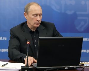 Зачем Кремль пошел в кибер-атаку на США?
