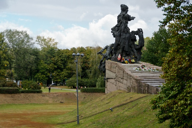 День памяти жертв нацистов в стране, почитающей Бандеру и ОУН