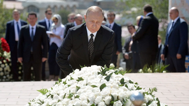 Возможная причина визита Путина в Самарканд к могиле Каримова