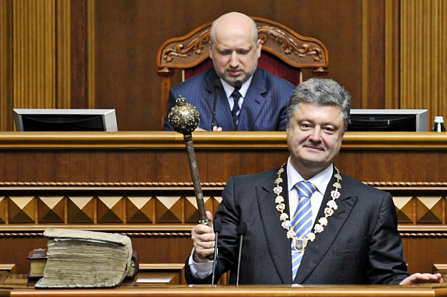 Зачем Порошенко собрал срочное заседание Рады и кого будут увольнять