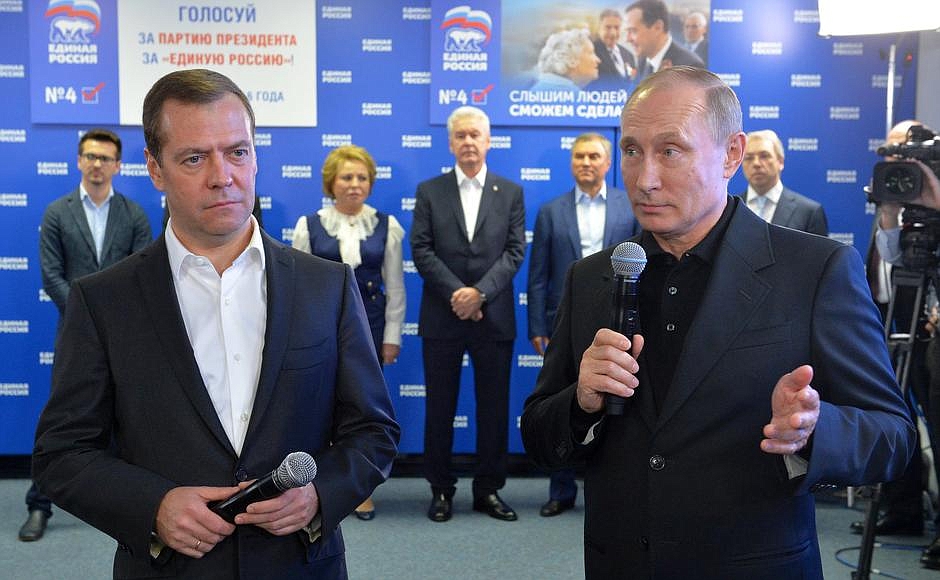Путин поздравил Единую Россию с победой на выборах в ГД