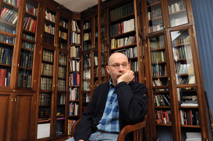 Плата за русофобию: Акунин обязался написать книгу о Киеве Плата за русофобию: Акунин обязался написать книгу о Киеве