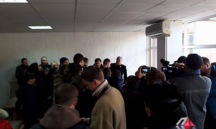 «Азов» взял штурмом николаевскую администрацию. Полиция поднята по тревоге