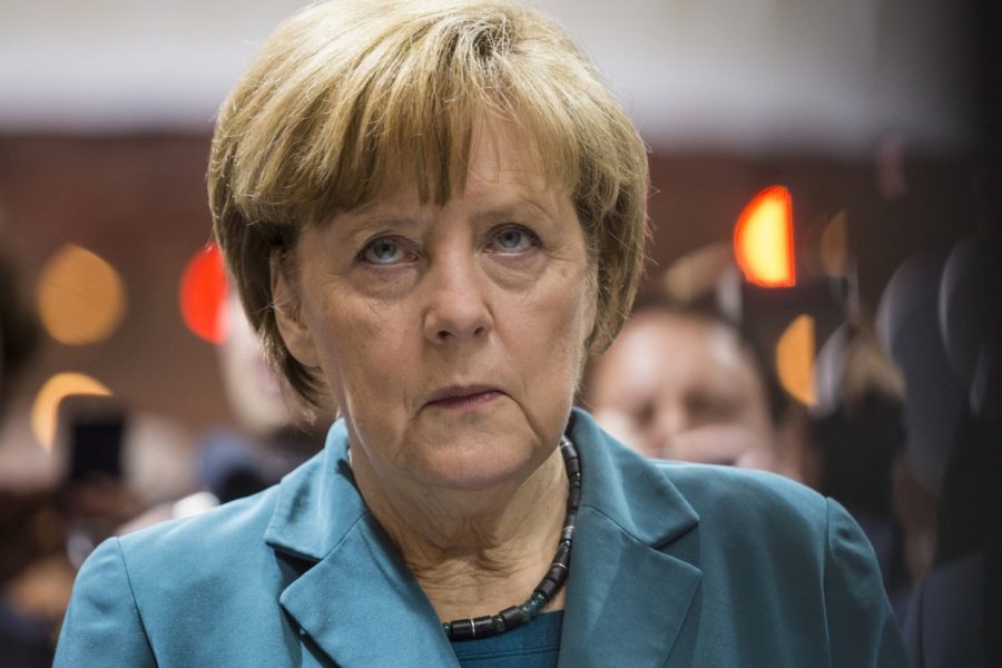 Ангелу Меркель освистали