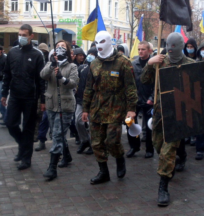 Парад головорезов: названы города Украины, готовые «растерзать» Россию