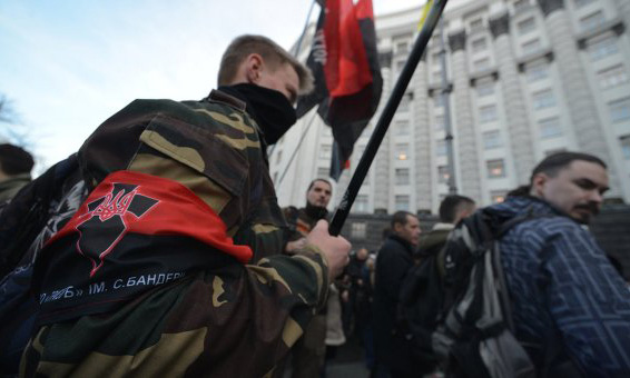 «Правый сектор» объявил полную мобилизацию и готовит Майдан в Киеве