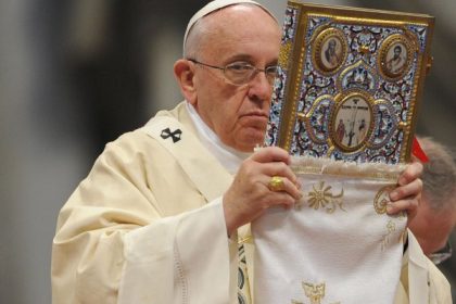 Идеализм: Папа Римский просит Украину не воровать…