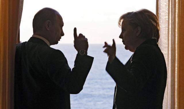 Путину доверяют не меньше, чем канцлеру: Россия расколола Германию Путину доверяют не меньше, чем канцлеру: Россия расколола Германию