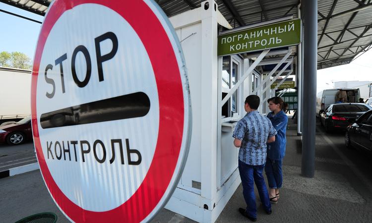 Эмоции захлестывают: россияне хотят виз для украинцев