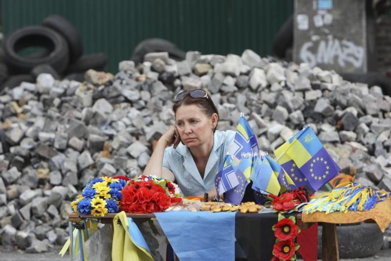 Уймись, бабка: украинская торговка носками воюет против «страны-агрессора»