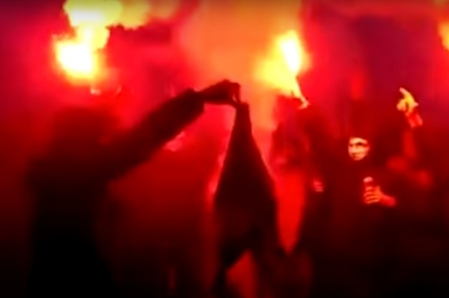 Киев «утрется» сожженным в Польше украинским флагом