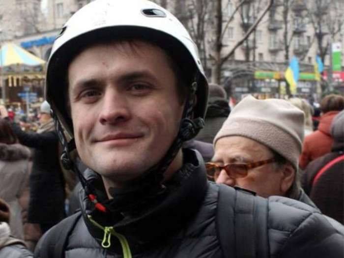 Зрада на Банковой: кто зарабатывает на "обороне Украины" Зрада на Банковой: кто зарабатывает на "обороне Украины"