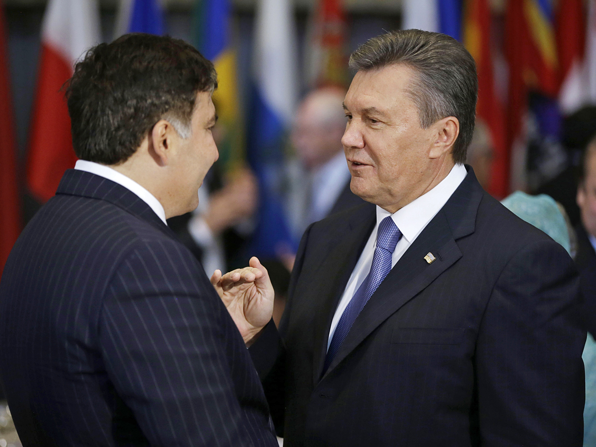 Янукович рассказал о сигнале из США для Саакашвили
