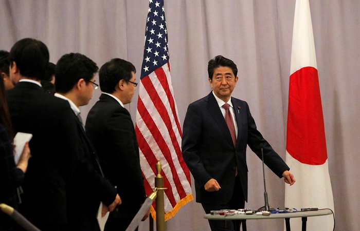 Первая встреча Трампа с иностранным лидером Синдзо Абэ