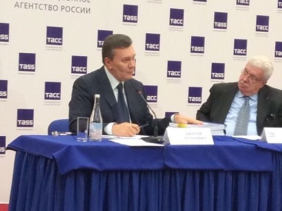 Янукович чуть не расплакался в Ростове: "Плохо, что Крым отсоединили"