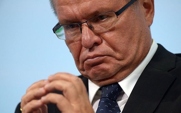 Прикасаемый Улюкаев: стала известна судьба задержанного за взятку министра Прикасаемый Улюкаев: стала известна судьба задержанного за взятку министра
