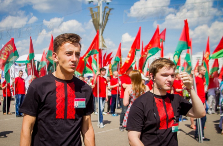 Беларусь: Национализм ведет к вышиванке, вышиванка – к фашизму Беларусь: Национализм ведет к вышиванке, вышиванка – к фашизму