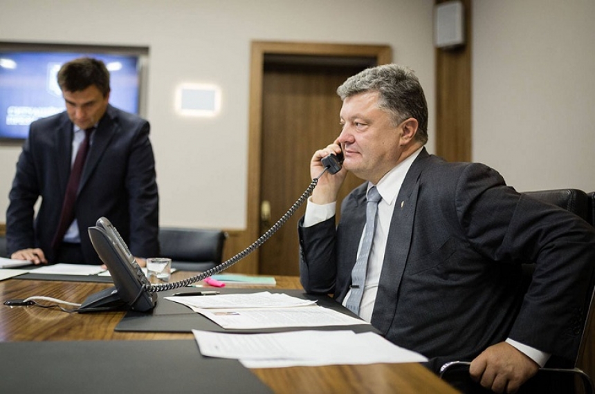 Мировой позор: Украина осознала, Порошенко по телефону могут разыграть все Мировой позор: Украина осознала, Порошенко по телефону могут разыграть все
