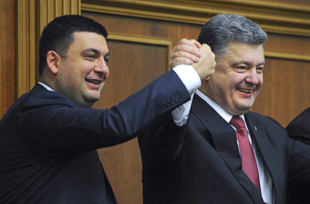 Украинцы в ярости: Гройсман и Порошенко опять всех нагрели Украинцы в ярости: Гройсман и Порошенко опять всех нагрели