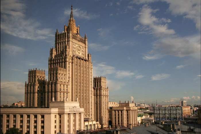 Русские идут: в посольстве России посмеялись над MI5