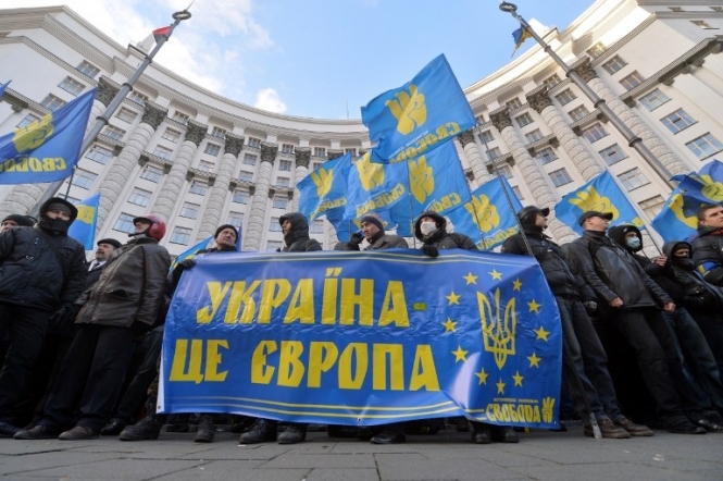 Безвиз, совсем без виз. ЕС ввел ограничения на въезд граждан Украины
