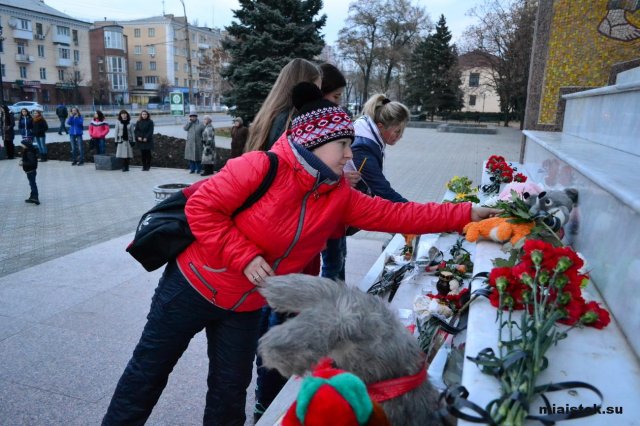 Луганчане почтили память погибших в авиакатастрофе над Черным морем