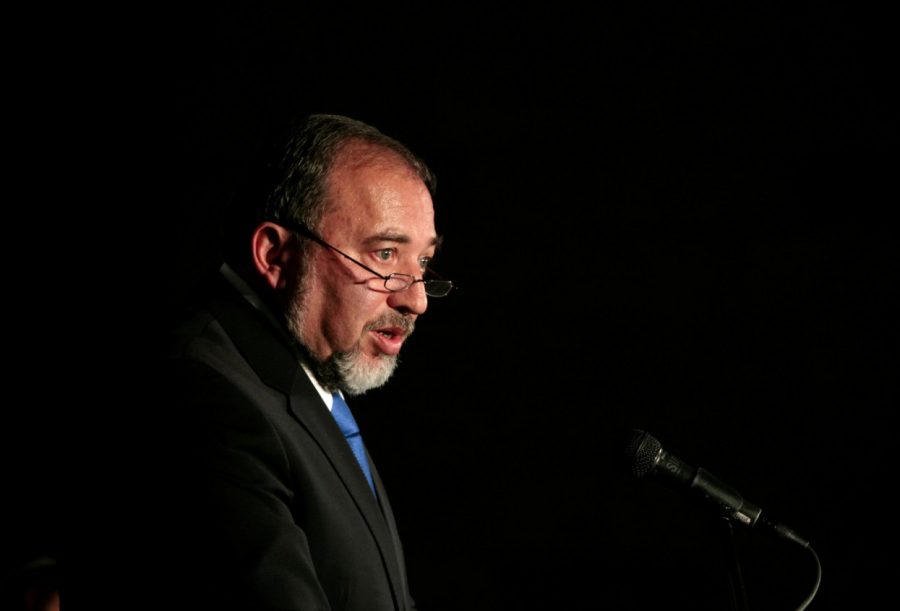 Министр обороны Израиля Либерман: рекомендую евреям покинуть Францию