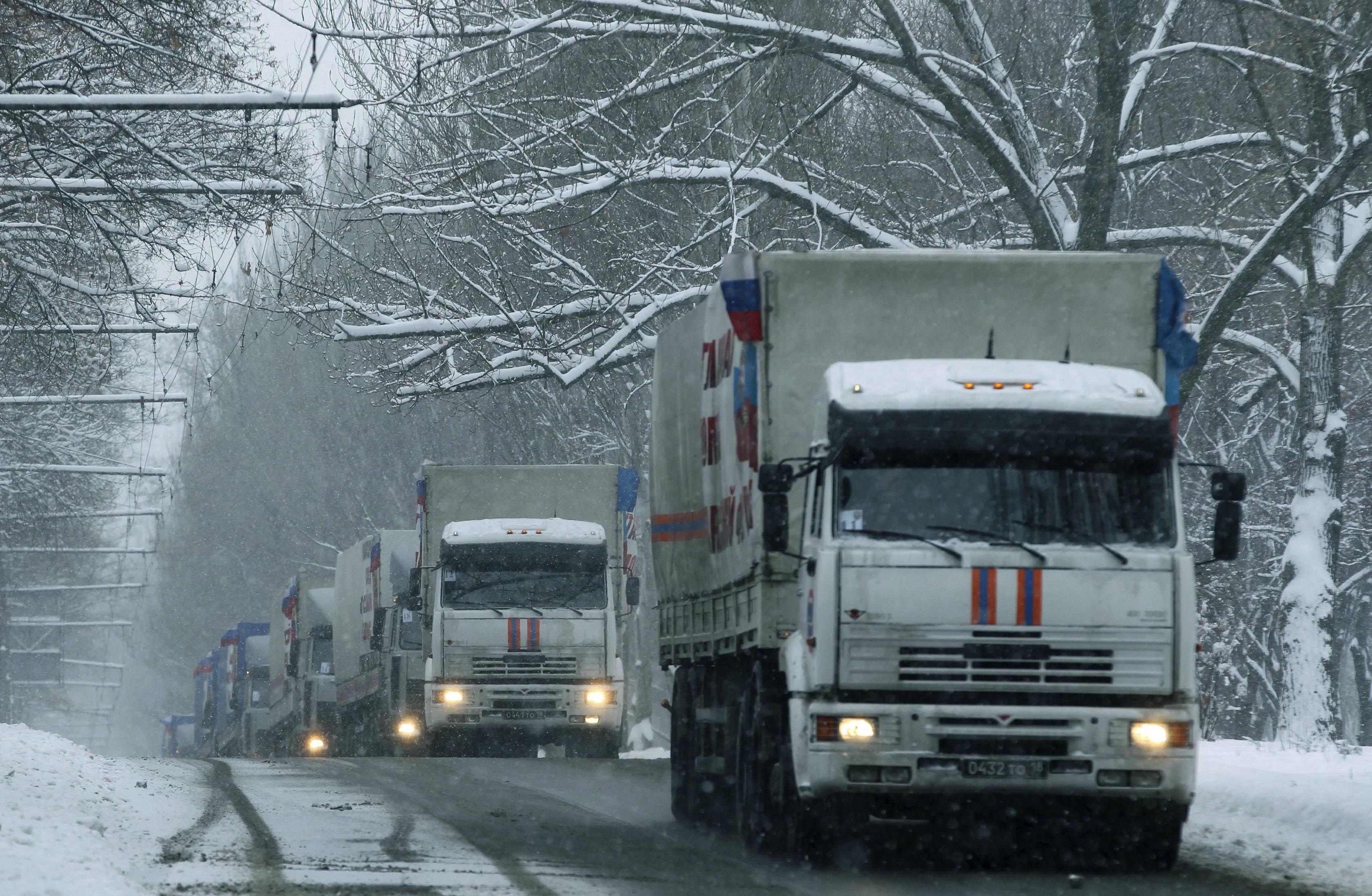 Новогодний гуманитарный конвой пересек российскую границу Новогодний гуманитарный конвой пересек российскую границу