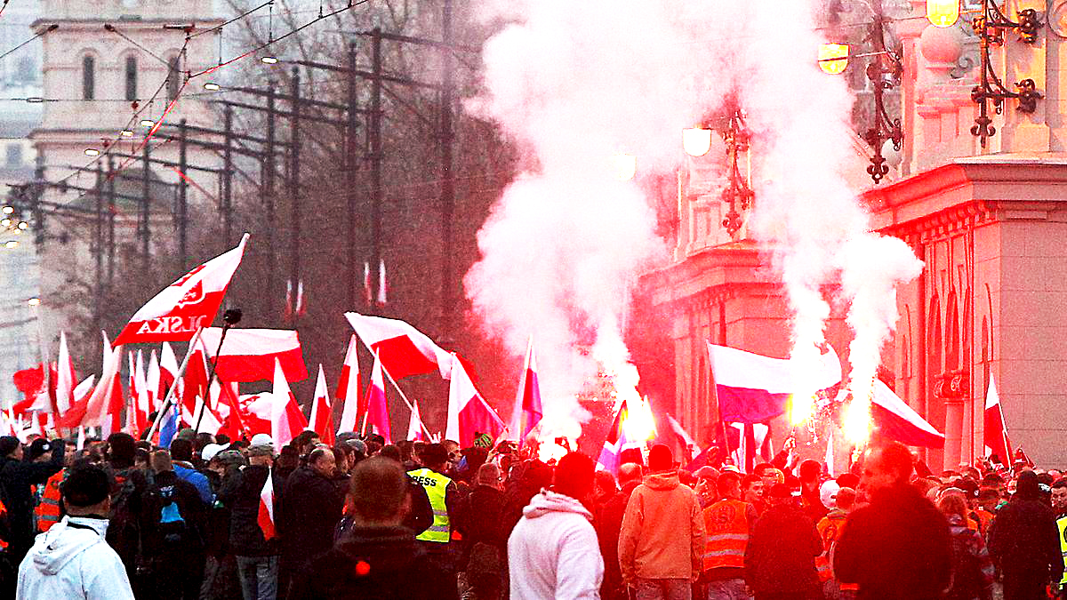 Технологии Майдана в Польше: поляки тоже скачут