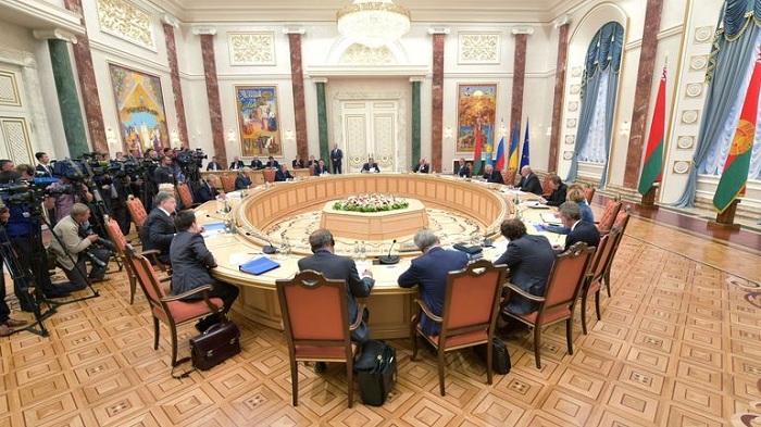 Себе же хуже: что будет, если Украина выйдет из Минских соглашений Себе же хуже: что будет, если Украина выйдет из Минских соглашений