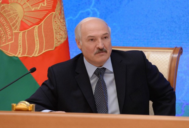 Лукашенко считает, что он избежит сценария Януковича Лукашенко считает, что он избежит сценария Януковича