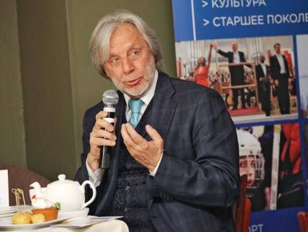 Сбежавший на Украину артист Назаров облил Россию грязью, вспоминая умерших Сбежавший на Украину артист Назаров облил Россию грязью, вспоминая умерших