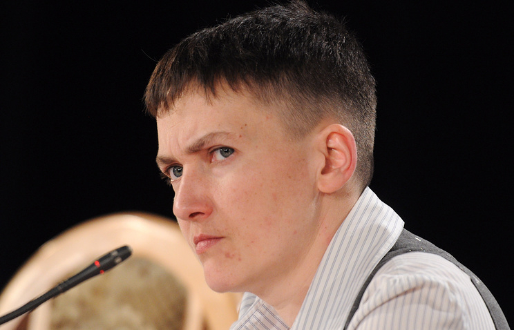 Савченко предложила Порошенко взять в руки автомат и поехать на передовую Савченко предложила Порошенко взять в руки автомат и поехать на передовую