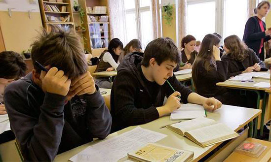 Русофобия и ненависть: в Вильнюсе закрыли русскую школу