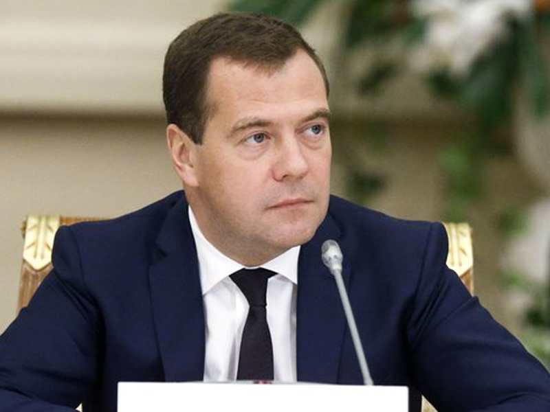 Медведев: Забудьте, что отменят санкции, прокормим себя сами!