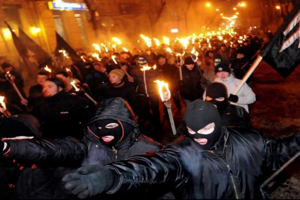 Путь в Европу: бандеровцы вышли на факельное шествие