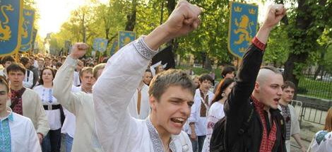 Порошенко решил сделать ставку на дебилов, мечтающих о параде в Москве