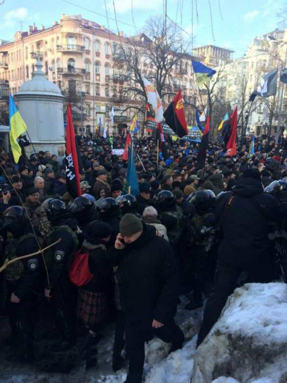 Новый «Майдан» в Киеве: Банковая заблокирована ветеранами АТО