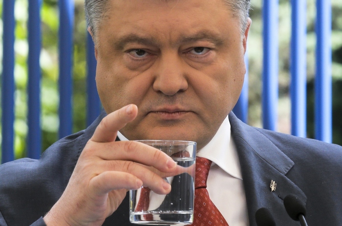 Пьяный Порошенко мотивировал генералов ВСУ бессвязной речью