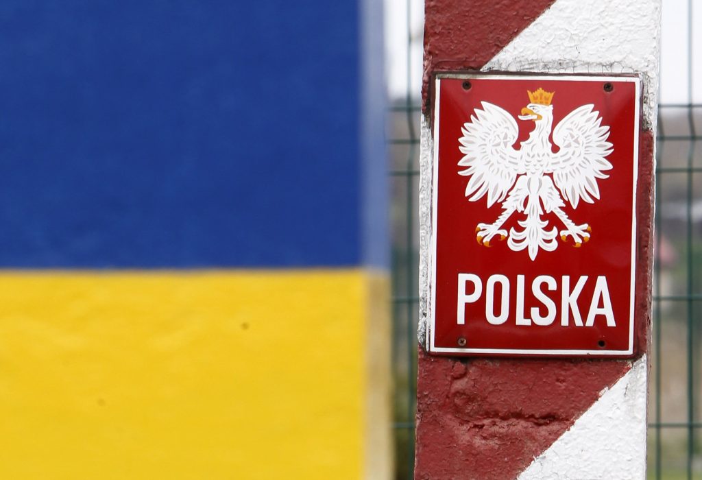 За что украинцам в Польше зубы выбивают